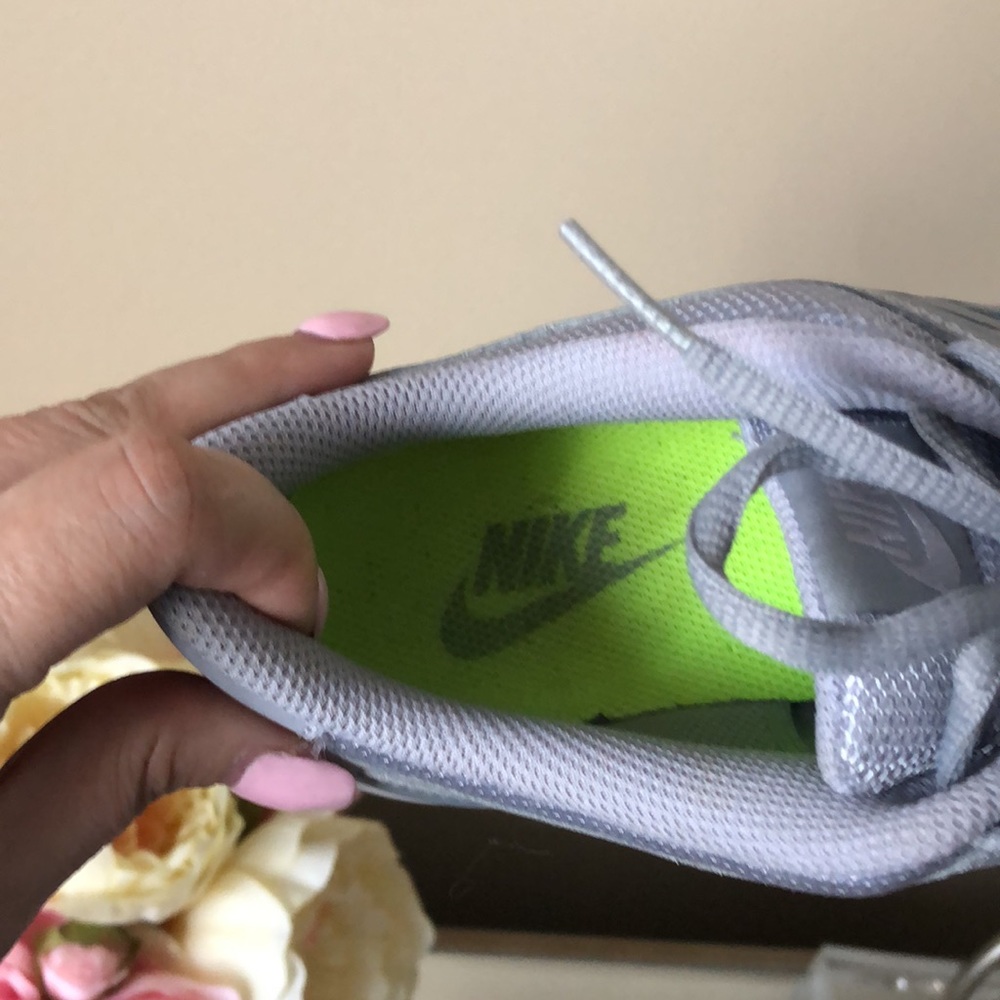 Nike Women's Orive NM Running Shoe Wolf Grey/Volt/Metallic Silver - Picture 7 of 9